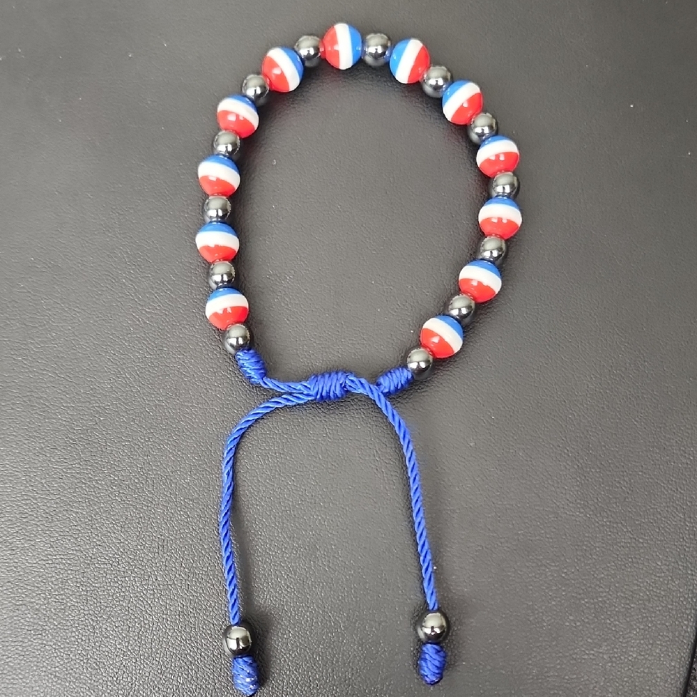 Red White And BLUE PATRIOTIC BEADED BRACELET GLASS beads ADJUSTABLE